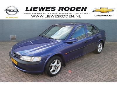 Opel Vectra 4-drs 1.6i GL (bj 1996)