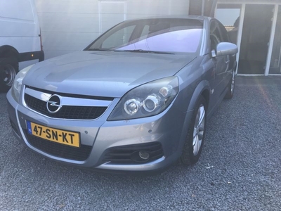 Opel Vectra GTS 2.2-16V Sport (2006)