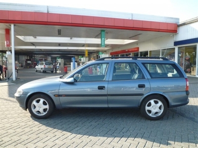 Opel Vectra Wagon 1.8i-16V GL (bj 1998)