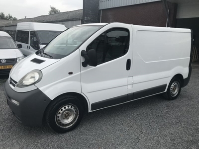 Opel Vivaro 1.9 CDTI L1 H1 (2006)