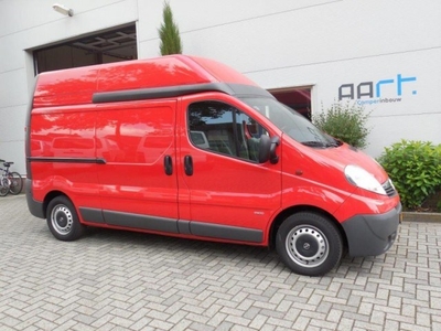 Opel Vivaro 2.0i L2H2