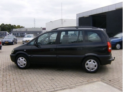 Opel Zafira 1.8-16V Comfort (bj 2000)