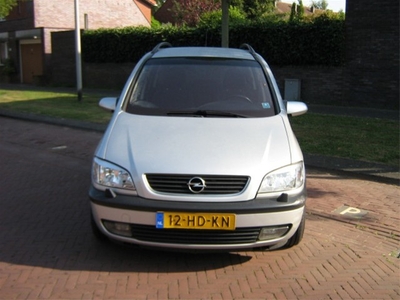 Opel Zafira 1.8-16V Elegance (bj 2001, automaat)