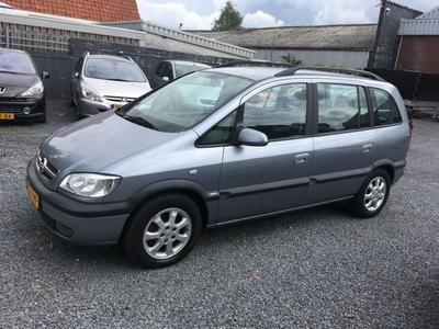 Opel Zafira 2.2-16V Elegance (2003)