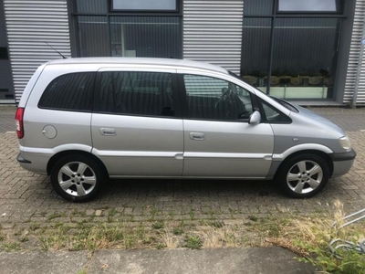 Opel Zafira 2.2 DTR Elegance