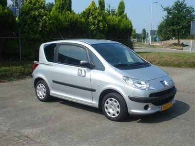 Peugeot 1007 1.4 Sesam Urban (bj 2007)