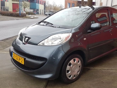 Peugeot 107 1.0-12V Sublime (2008)