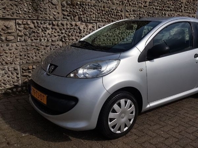 Peugeot 107 1.0-12V XR (2006)