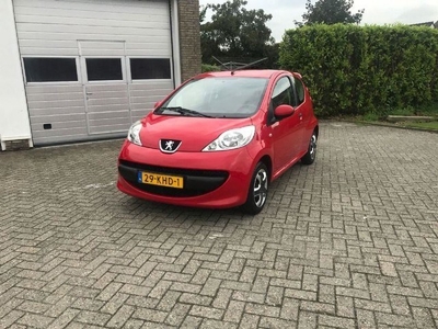 Peugeot 107 1.0-12V XR