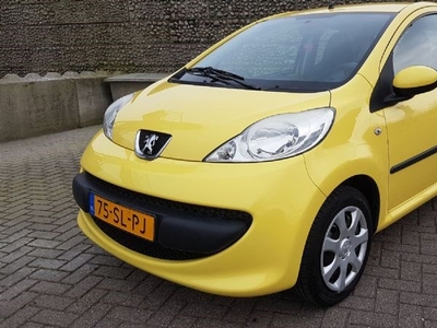 Peugeot 107 1.0-12V XS (2006)