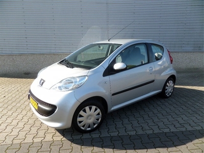 Peugeot 107 1.0-12V XS (bj 2008)