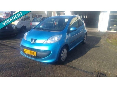 Peugeot 107 1.0-12V ZEER NETTE AUTO / CV / AIRCO /