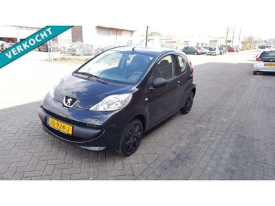 Peugeot 107 1.0-12V / ZEER NETTE AUTO / STUURBEKRACHTIGING !