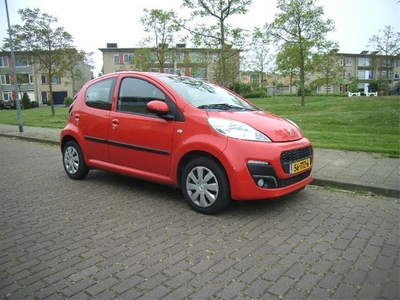 Peugeot 107 1.0 Active Airco Centr. vergren. elek. ramen