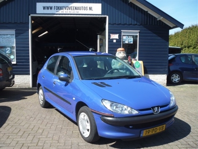 Peugeot 206 1.1 Bj 2004 Alle inruil mogelijk (bj 2004)