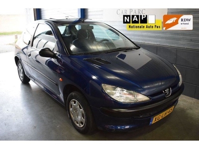 Peugeot 206 1.1 XN WEINIG KM/BASIS/APK 04/NAP!