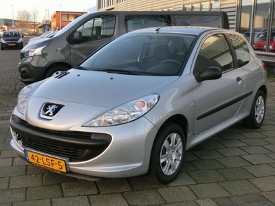 Peugeot 206 + 1.1 XR 3drs