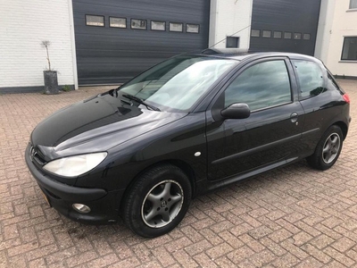 Peugeot 206 1.1 XR