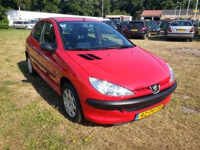 Peugeot 206 1.1 XR (bj 2005)