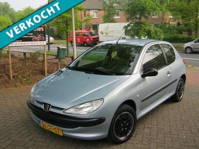 Peugeot 206 1.1 XR stuurbekrachtiging/met APK