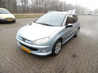 Peugeot 206 1.4-16V Air-line 3