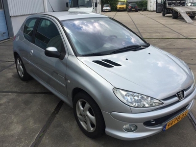 Peugeot 206 1.4-16V Quiksilver