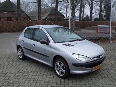 Peugeot 206 1.4 lpg g3 4 deurs nieuwe apk (bj 1998)