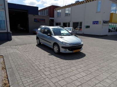 Peugeot 206 1.4 XR (2002)