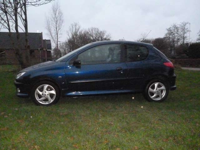 Peugeot 206 1.6-16V XS VOL LEDER BEKL. BJ2001