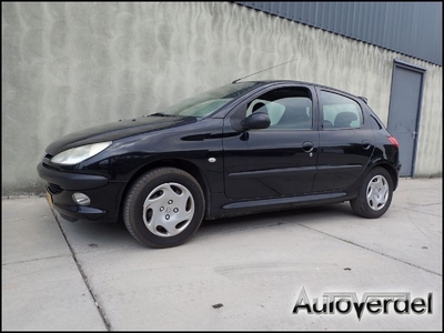 Peugeot 206 1.6-16V XT (2002)