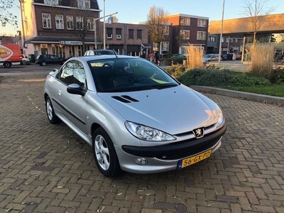 Peugeot 206 1.6 GERESERVEERD (2001)