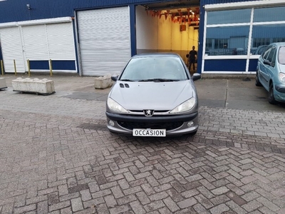 Peugeot 206 1.6 XS (bj 2000)