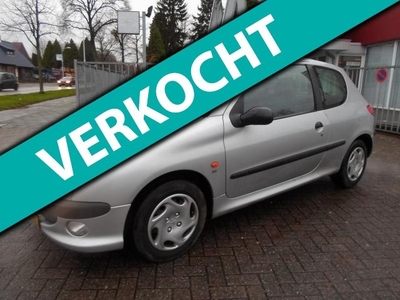 Peugeot 206 1.6 XT STUURBEKRACHTIGING, NWE APK