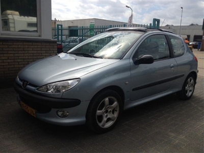 Peugeot 206 2.0-16V GTI meeneemprijs (bj 2000)