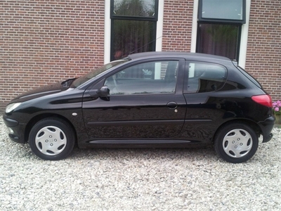 Peugeot 206 bj 2000 airco, nieuwe apk