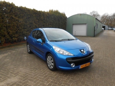 Peugeot 207 1.6 HDiF XS