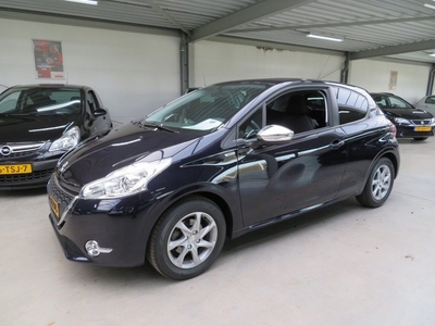 Peugeot 208 1.2 VTI ALLURE (bj 2014)