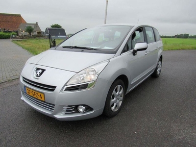 Peugeot 5008 1.6hdif gt 5p /airco/cruise/6bak