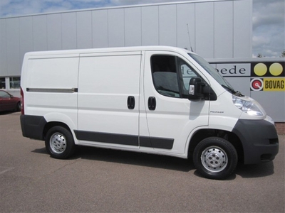 Peugeot Boxer 330 2.2 HDI L1H1 laadlift 300kg (bj 2008)