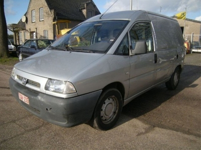 Peugeot Expert 220C 2.0 HDi (bj 2003)