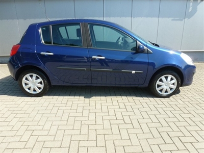 Renault Clio 1.2 16v 5drs. Dynamique/Airco/Lmv/Cruise