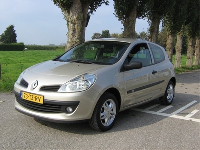 Renault Clio 1.2 16V 75 3D COLLECTION (bj 2007)