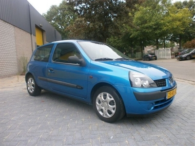 Renault Clio 1.2 16V Authentique (bj 2001)