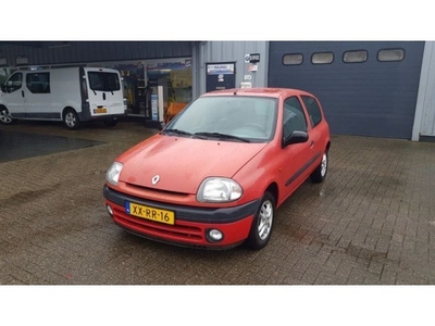 Renault Clio 1.2 RN (bj 1999)