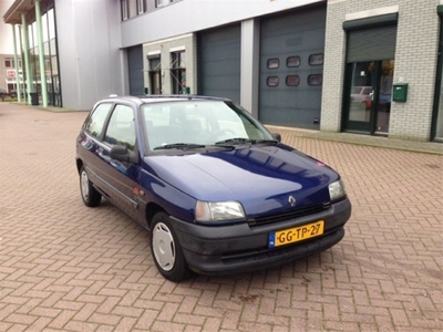 Renault Clio 1.4 RN stuurbr (bj 1993, automaat)