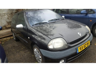 Renault Clio 1.4 RT GENOEMDE PRIJS IS DE AANBETALING VOOR