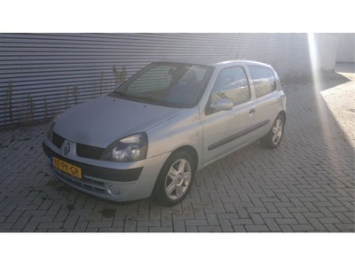 Renault Clio 1.6 16V (bj 2004)