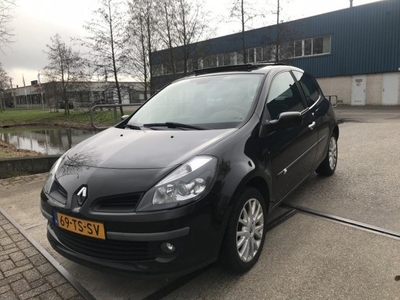 Renault Clio 1.6-16V Exception