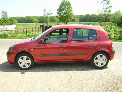 Renault Clio 1.6/16V Vijf Drs! NW APK! (2004)