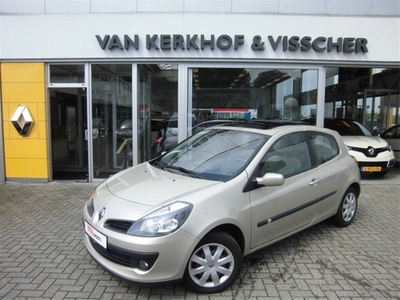 Renault Clio 3drs 1.6-16V Privilège AUTOMAAT / PAN. DAK